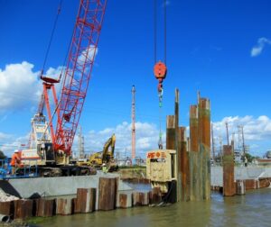 100T Crane for Rent in Houston TX | Crane Rental Houston | Heavy Equipment Rental | Boyer Equipment | CRANE 100T-Link-Belt | 2