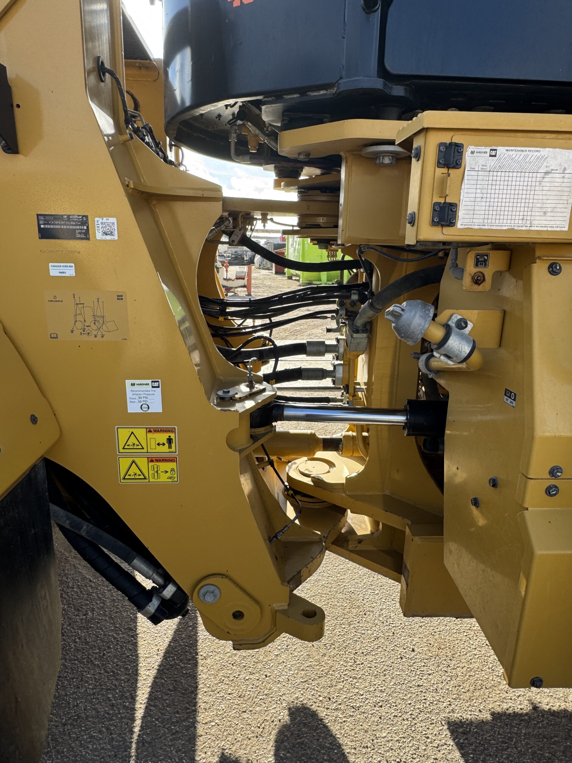 View of the 2020 Cat 982M hydraulics and mechanical view 1.